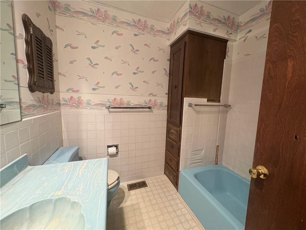 Photo 5 of 802 S 10th Street