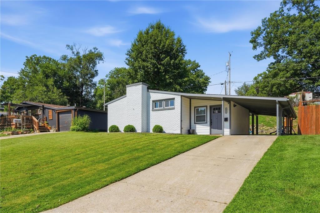 Photo 4 of 1018 S Appleton Avenue