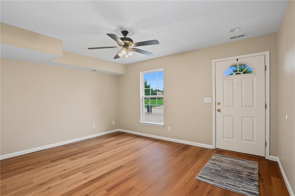Photo 6 of 256 N ALDER Street
