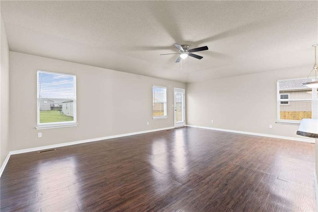 Photo 4 of 734 S Cypress Street