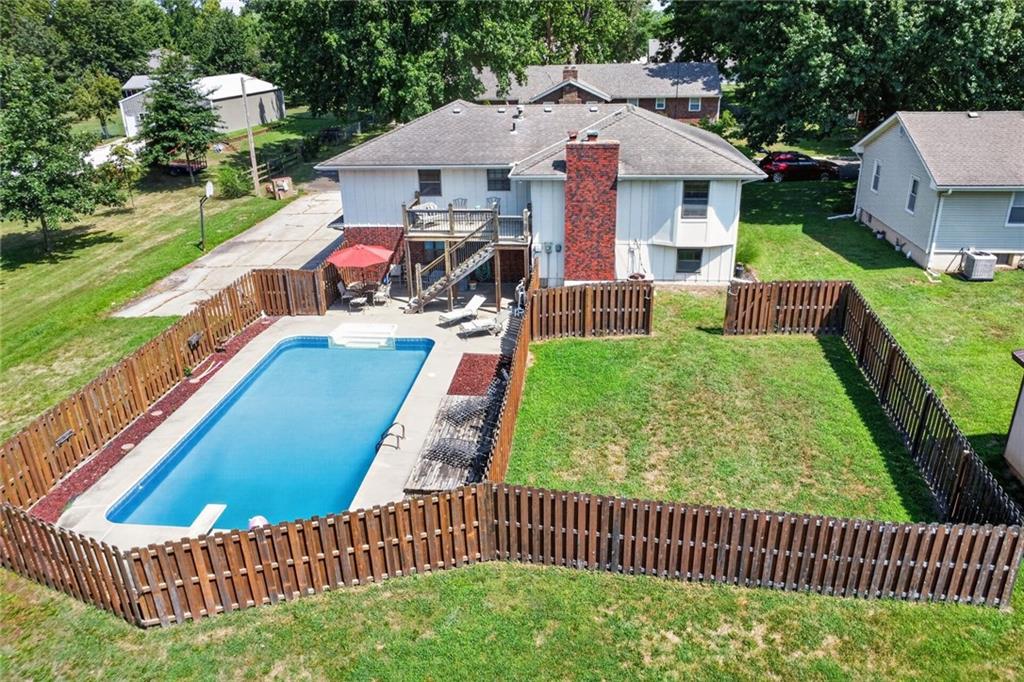 Photo 4 of 408 E Walnut Street