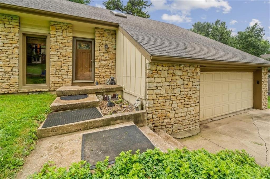 Photo 4 of 6908 Millridge Street
