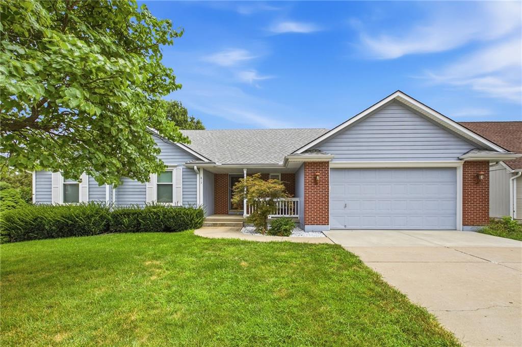 Photo of 813 SW Foxtail Drive