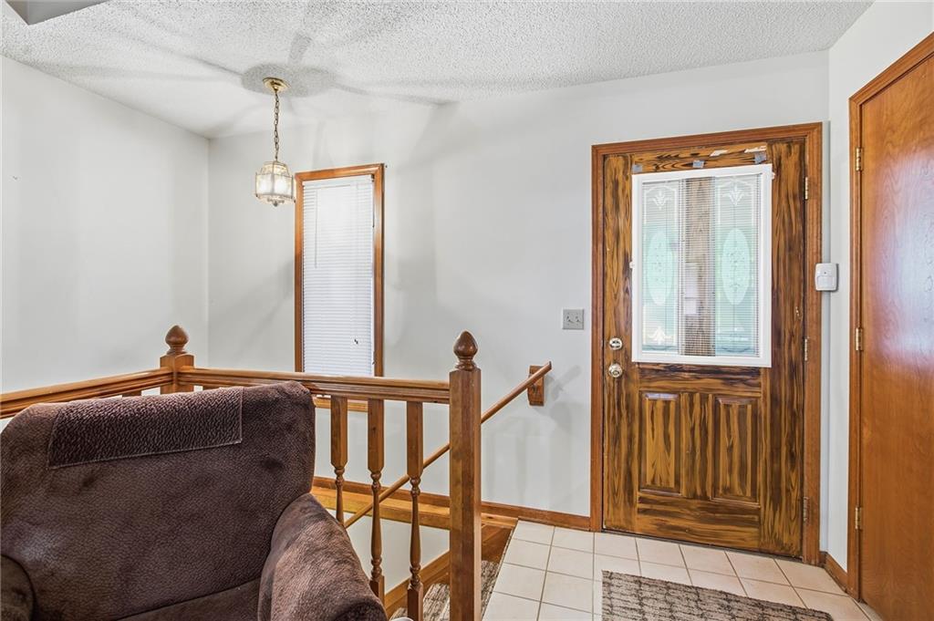 Photo 7 of 813 SW Foxtail Drive