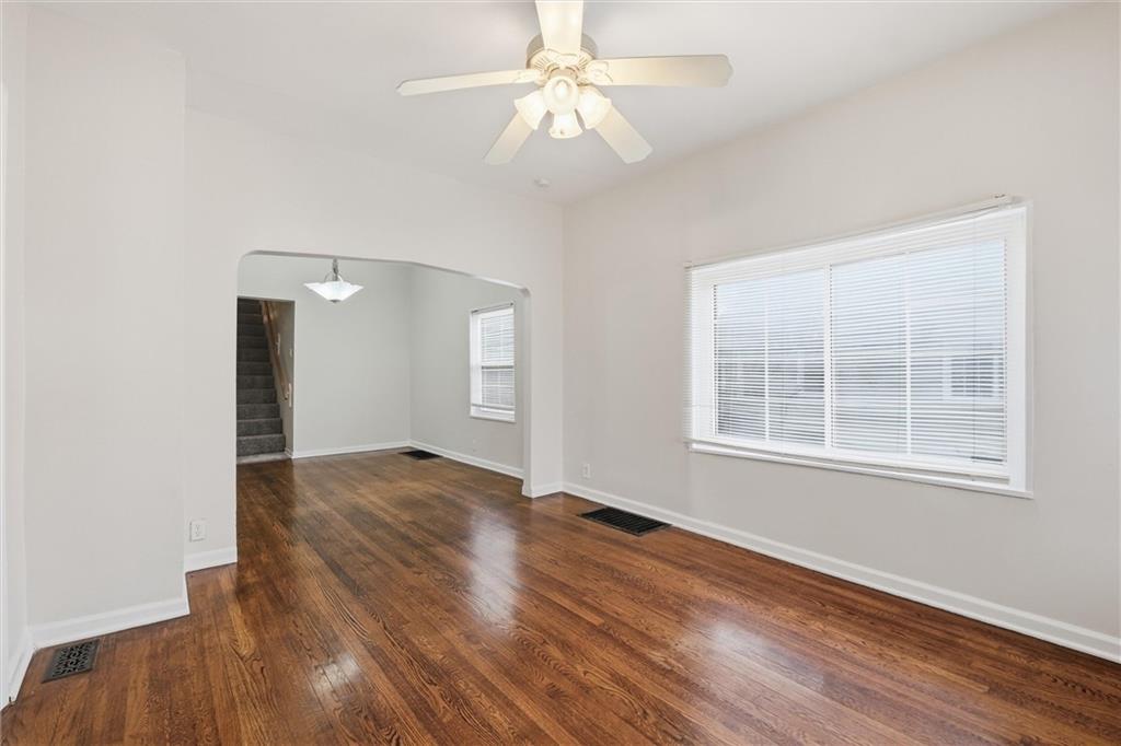 Photo 3 of 6033 Harrison Street