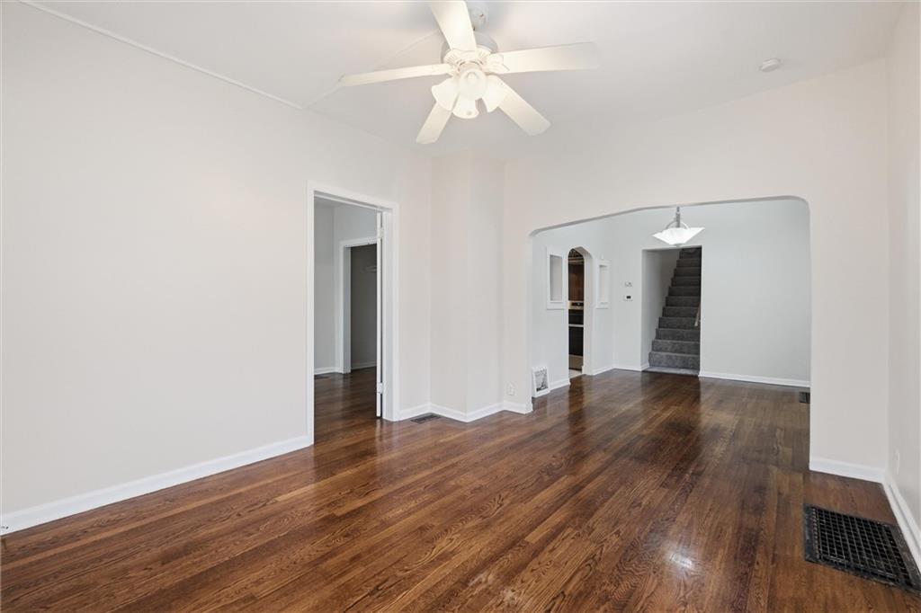 Photo 4 of 6033 Harrison Street