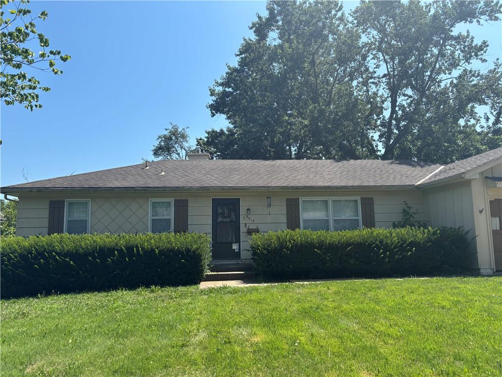 Photo of 5913 W 101st Place in Overland Park, KS