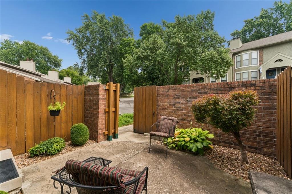 Photo 3 of 5124 W 62nd Street