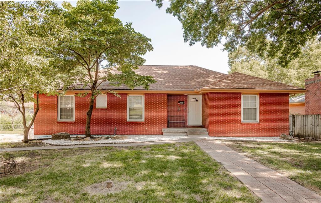 Photo of 600 E Linwood Terrace