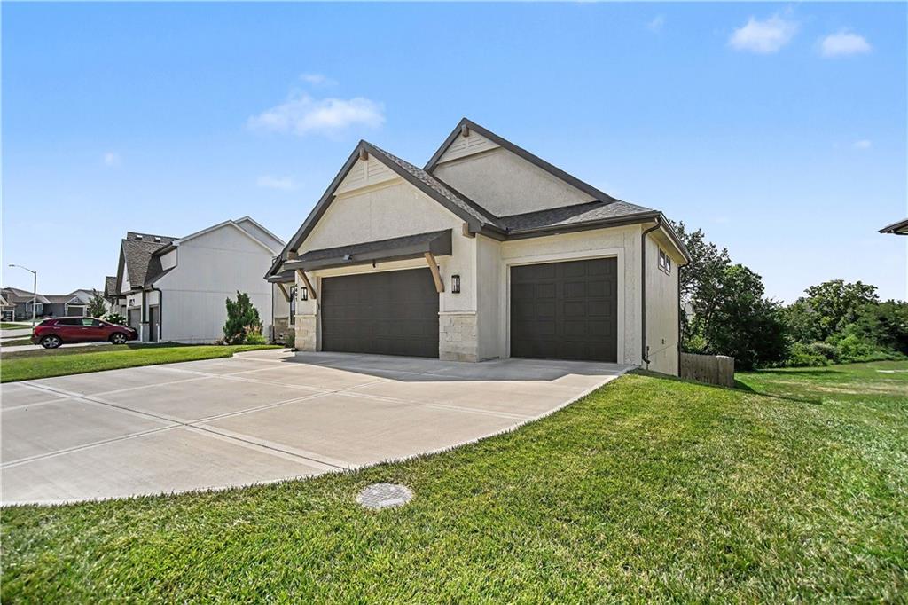 Photo 4 of 4401 NE 88TH Street