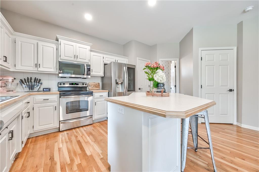 Photo 5 of 13850 S Mullen Street