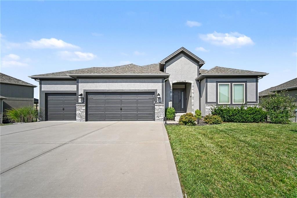 Photo 2 of 10824 N Crystal Avenue