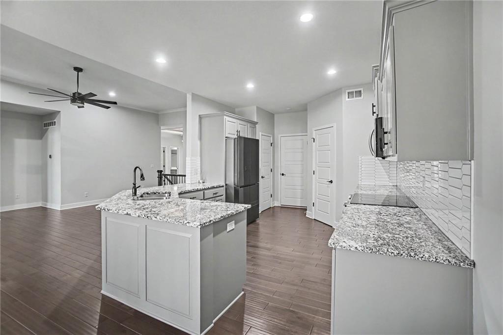 Photo 7 of 10824 N Crystal Avenue