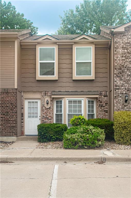Photo 2 of 727 SW Liggett Road #B