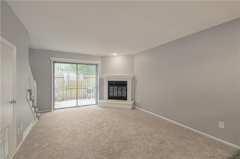 Photo 6 of 727 SW Liggett Road #B