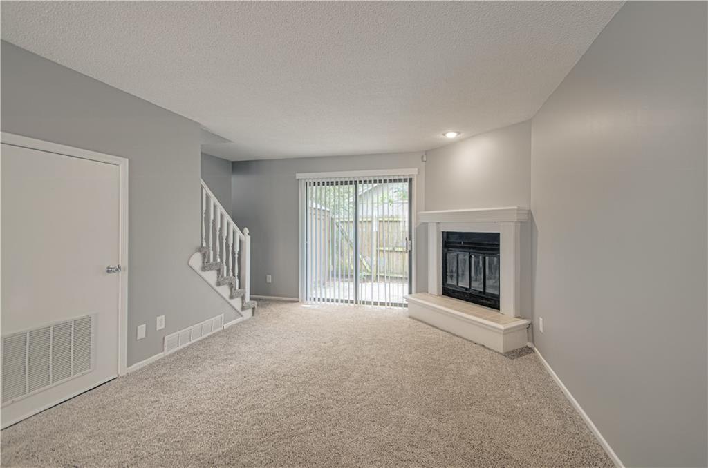 Photo 7 of 727 SW Liggett Road #B