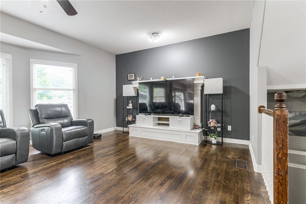 Photo 6 of 14902 Horton Street