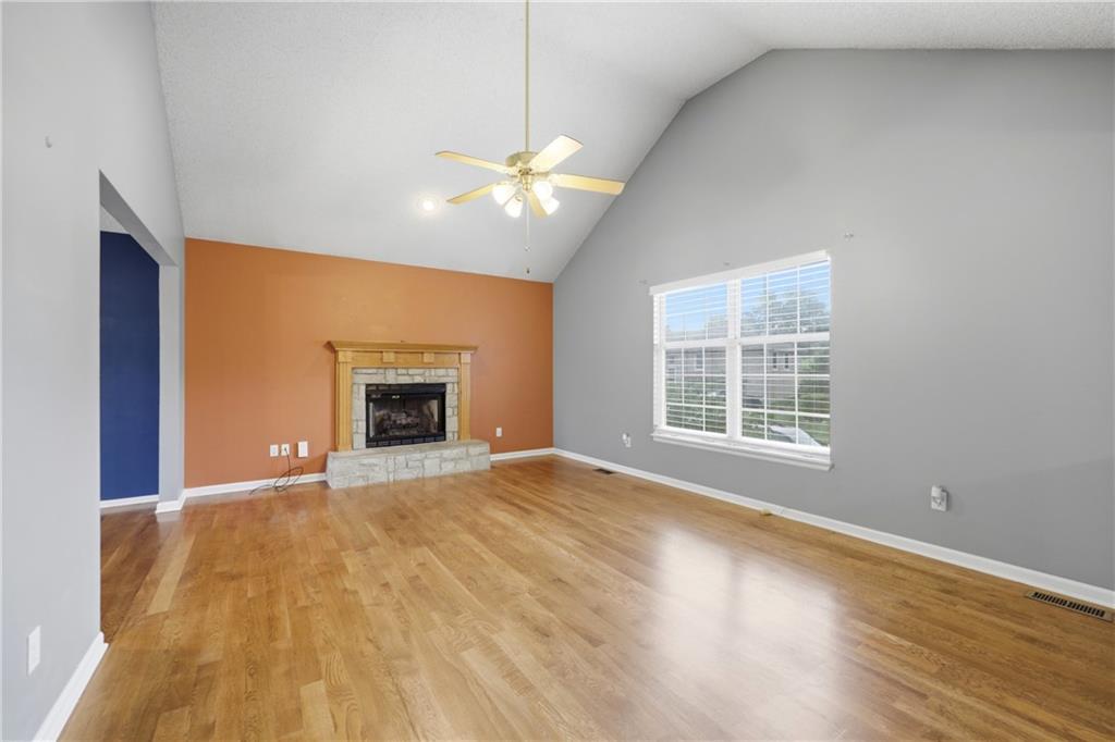 Photo 3 of 14512 Bristol Avenue