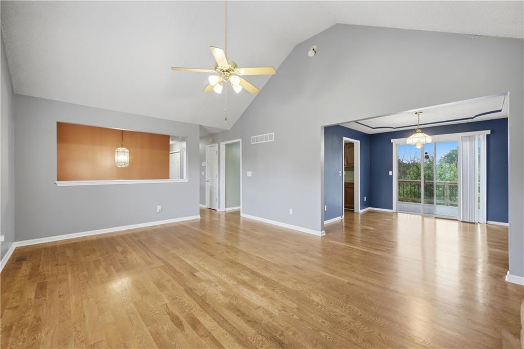 Photo 4 of 14512 Bristol Avenue