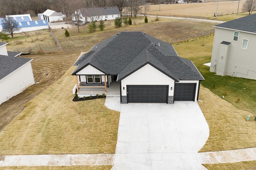 Photo 4 of 15609 Austin Court