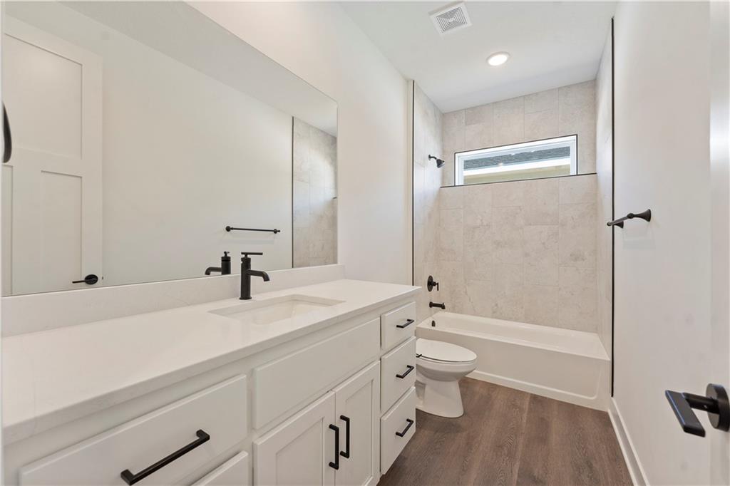 Photo 7 of 4913 NW 140th Street