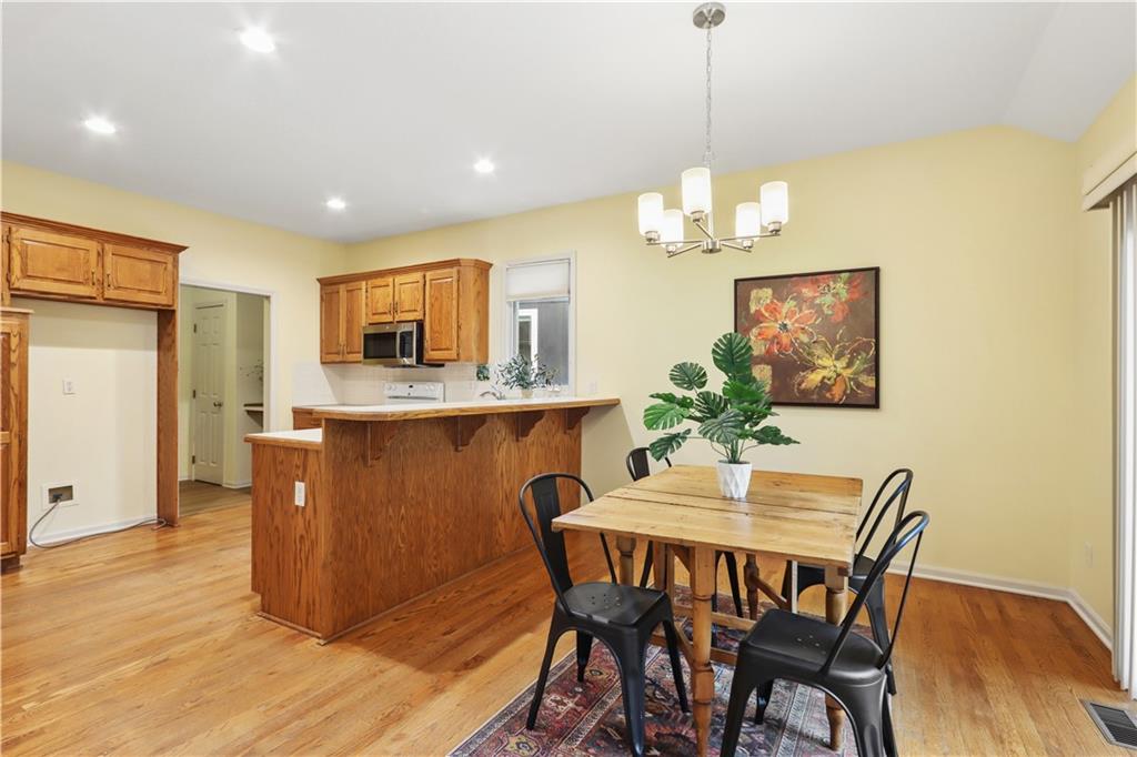 Photo 5 of 7723 N Conant Avenue
