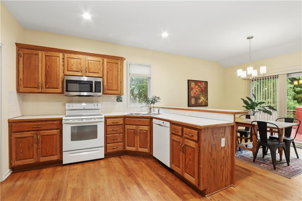 Photo 7 of 7723 N Conant Avenue