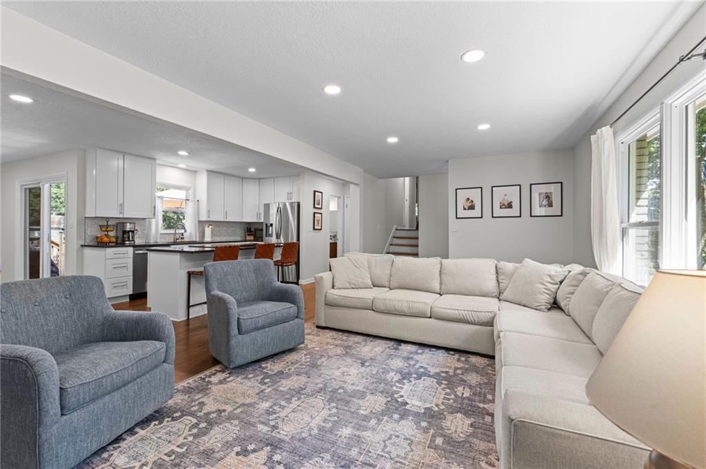 Photo 4 of 8802 Belleview Avenue