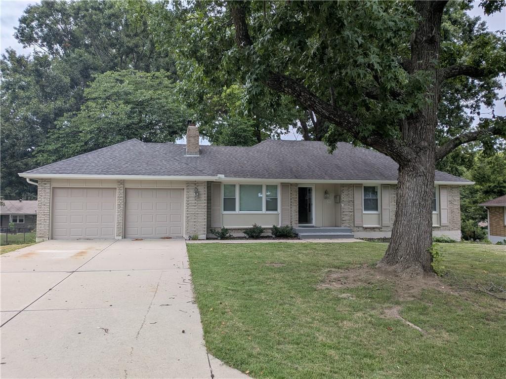 Photo of 7404 Willow Avenue in Raytown, MO