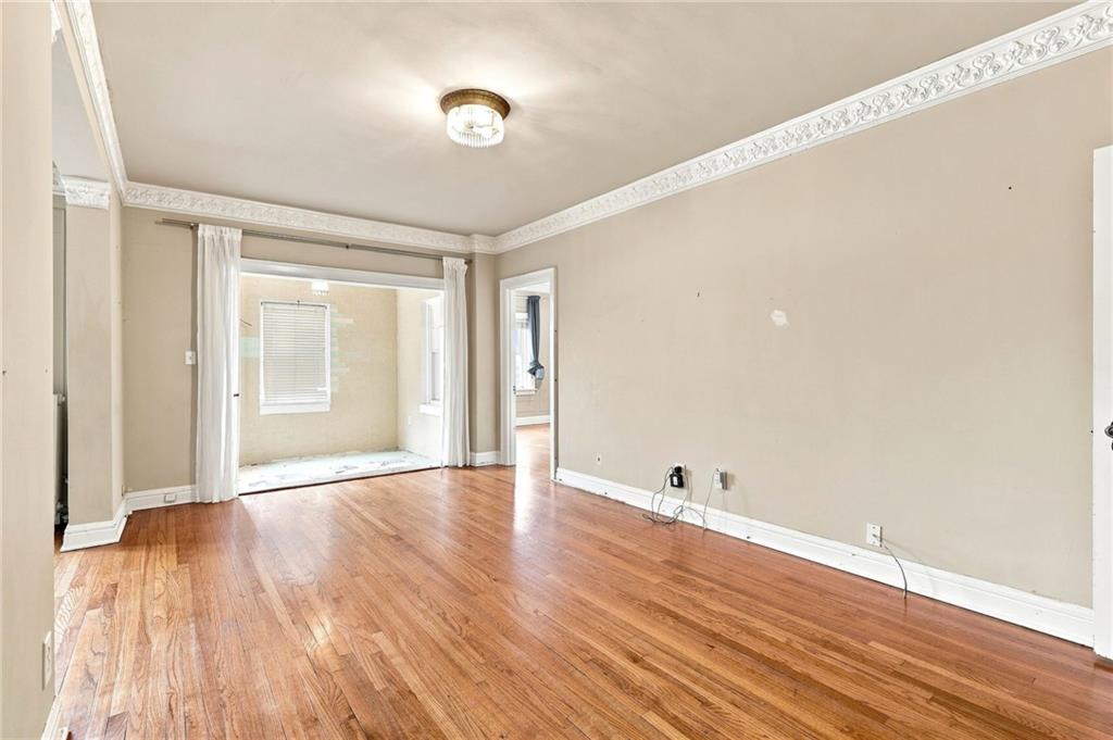 Photo 4 of 309 E Emanuel Cleaver Boulevard #404