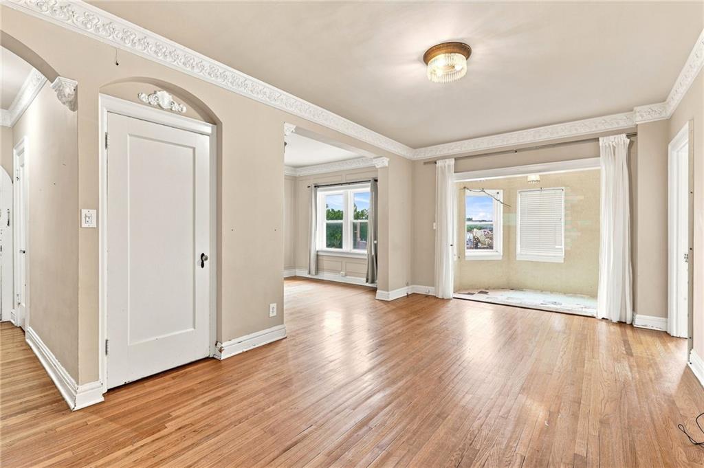 Photo 5 of 309 E Emanuel Cleaver Boulevard #404