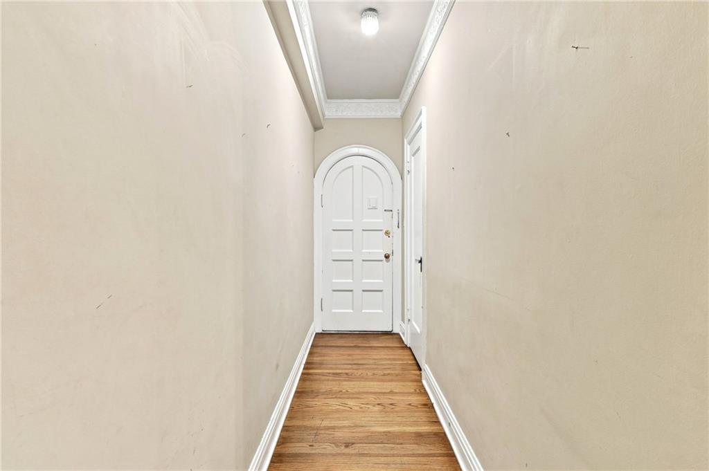 Photo 6 of 309 E Emanuel Cleaver Boulevard #404