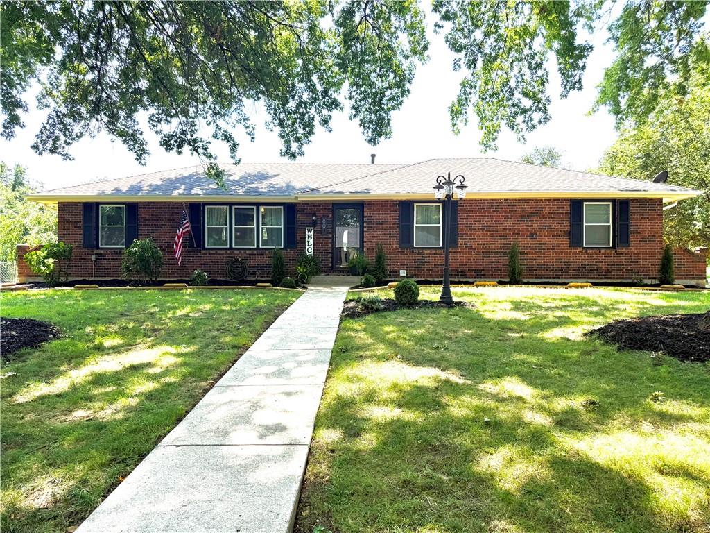 Photo of 801 E 14th Street in Oak Grove, MO