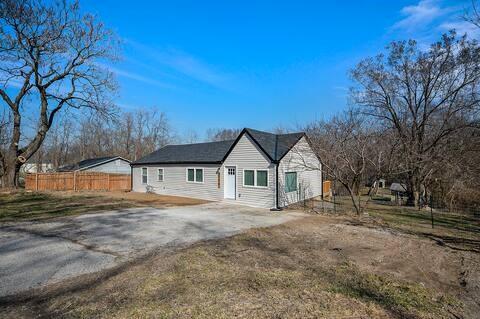 Photo 2 of 5227 N Merrimac Avenue