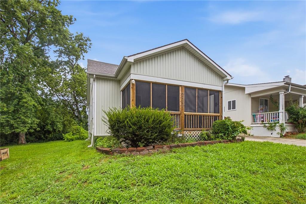 Photo 3 of 2537 Elmwood Avenue