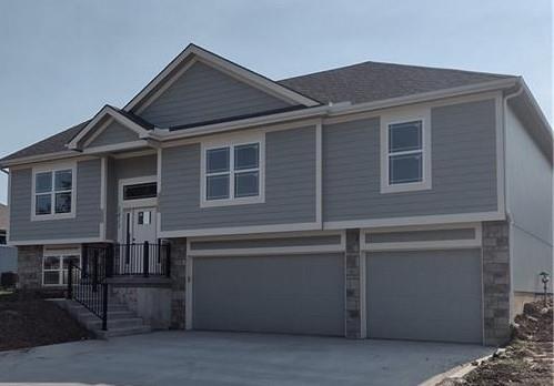 Photo of 1415 Norfolk Drive in Harrisonville, MO