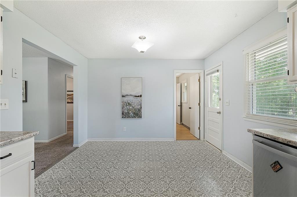 Photo 6 of 118 E Walnut Street