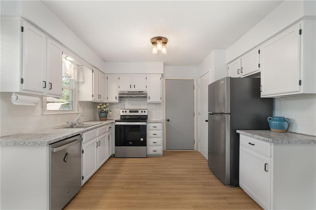 Photo 7 of 118 E Walnut Street