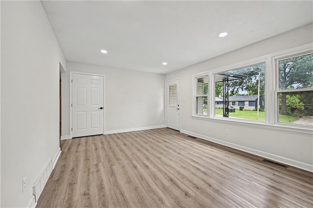 Photo 6 of 6132 Haskell Avenue