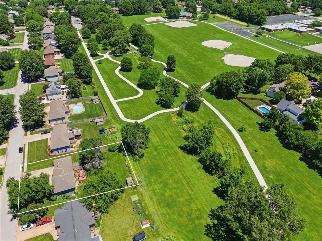 Photo 2 of 503 S Park Drive