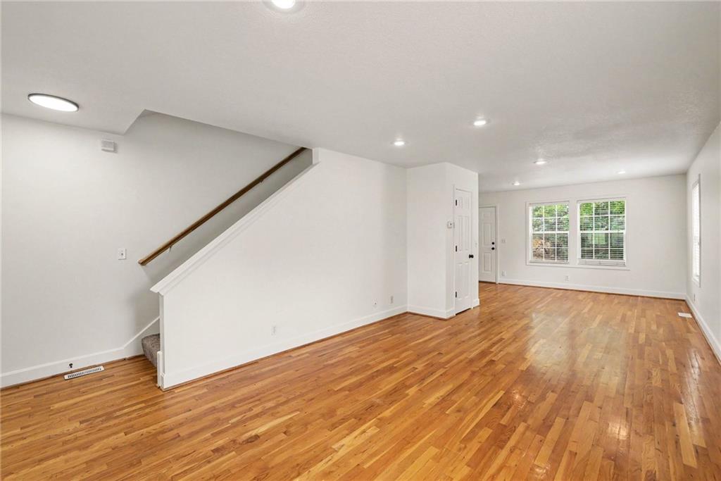 Photo 5 of 1112 E 81st Street