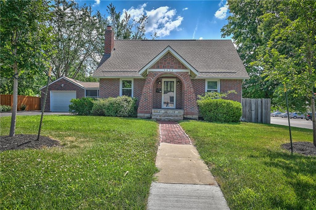 Photo of 5833 Monrovia Street