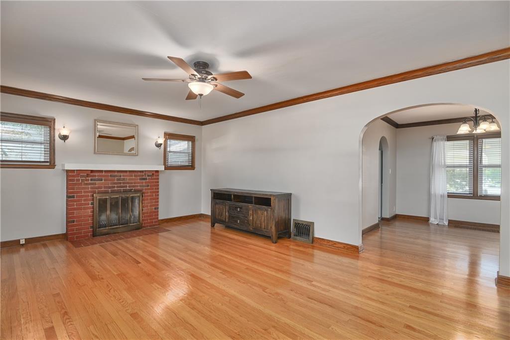 Photo 6 of 5833 Monrovia Street