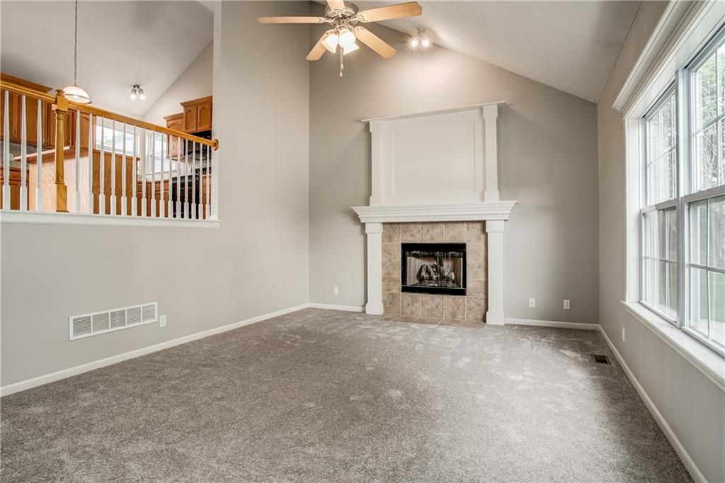 Photo 4 of 1324 SE Dalton Circle