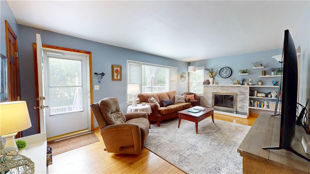 Photo 7 of 3627 N Walrond Avenue