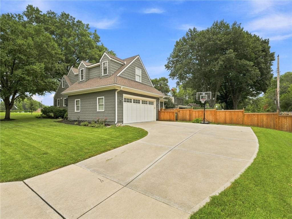 Photo 5 of 2625 W 50th Street
