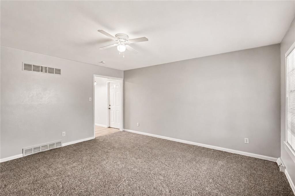 Photo 4 of 6307 E 154th Terrace