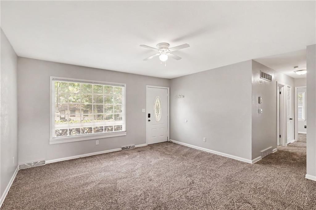 Photo 5 of 6307 E 154th Terrace