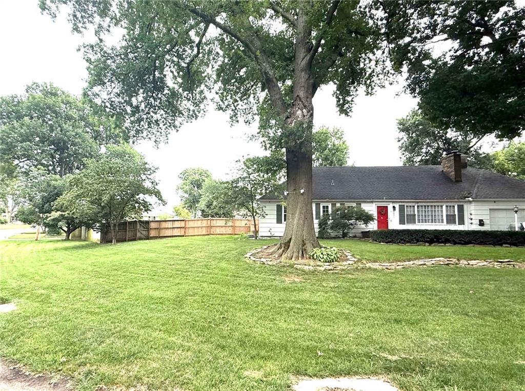 Photo 2 of 2801 S Overton Avenue