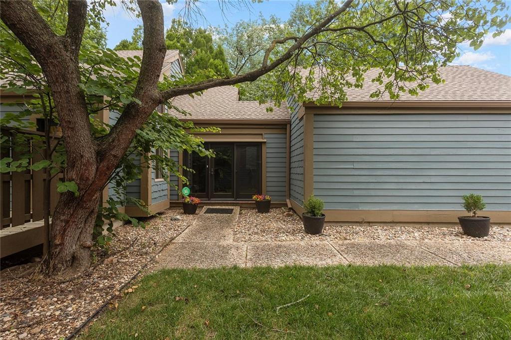Photo 2 of 331 Westwoods Circle